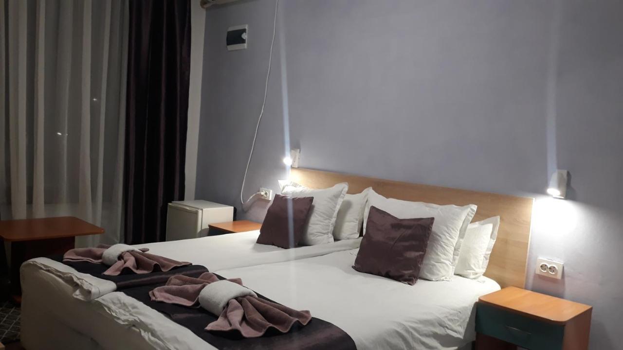 Iglika Hotel Yambol ภายนอก รูปภาพ